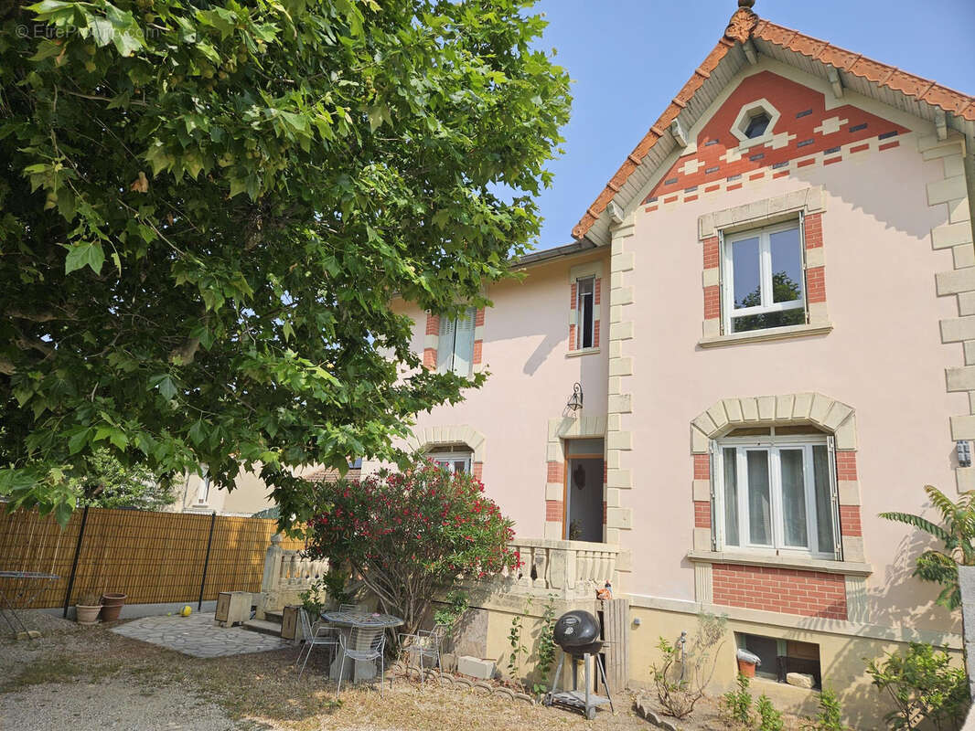 Maison à VIOLES