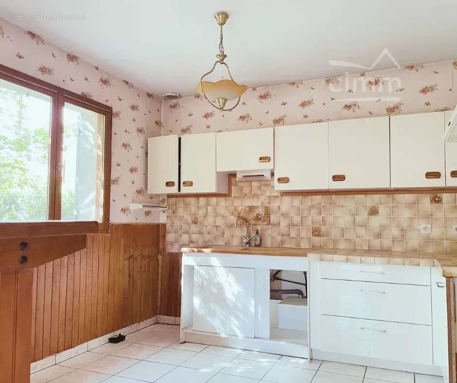 Maison à ROUSSILLON