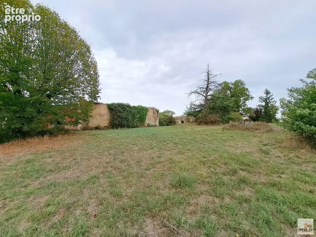 Terrain 5 642 m² à vendre à Saint-Maigrin (17520) - photo 1