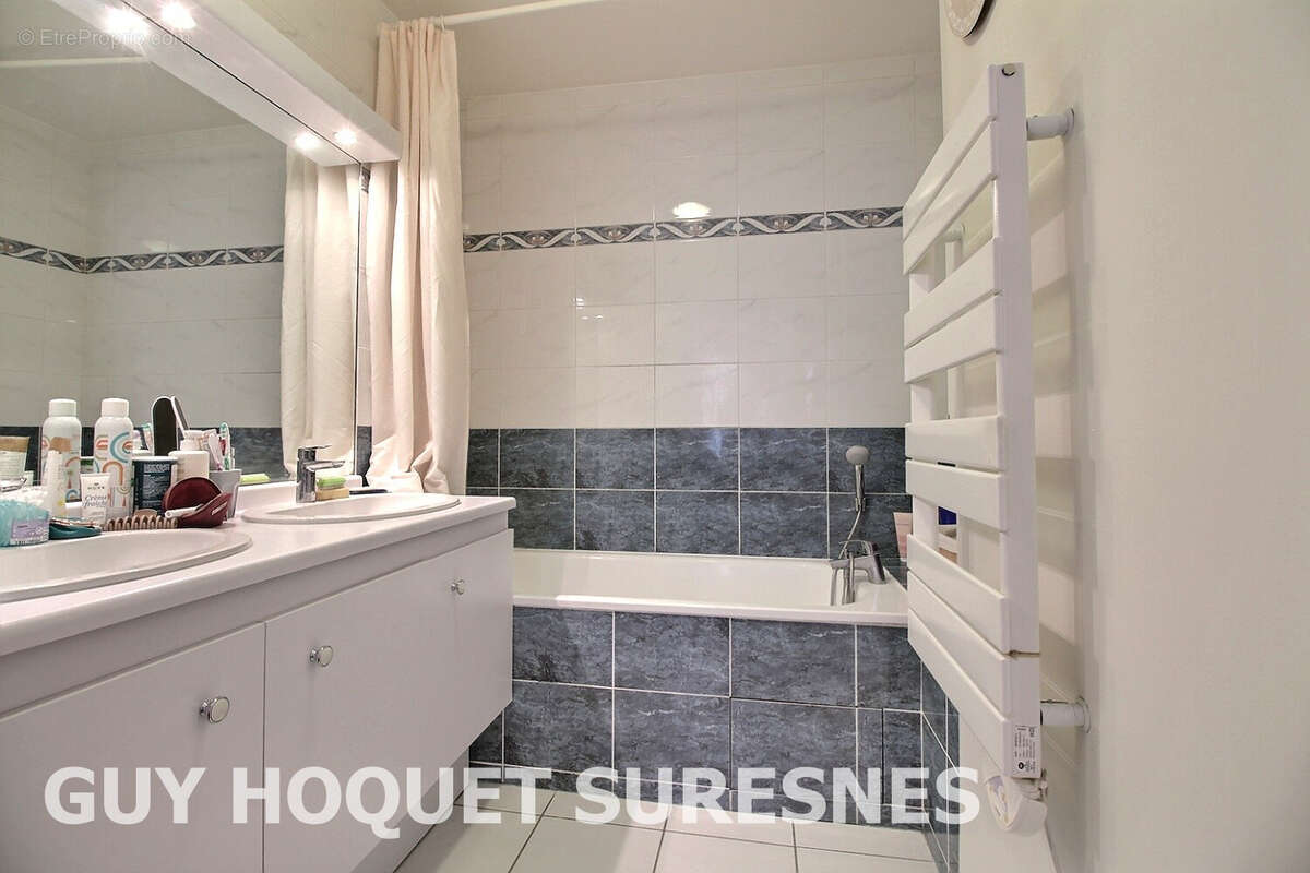 Appartement à SURESNES