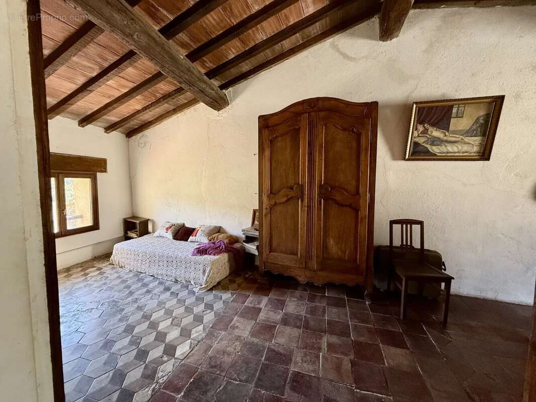 Maison à FEUILLA