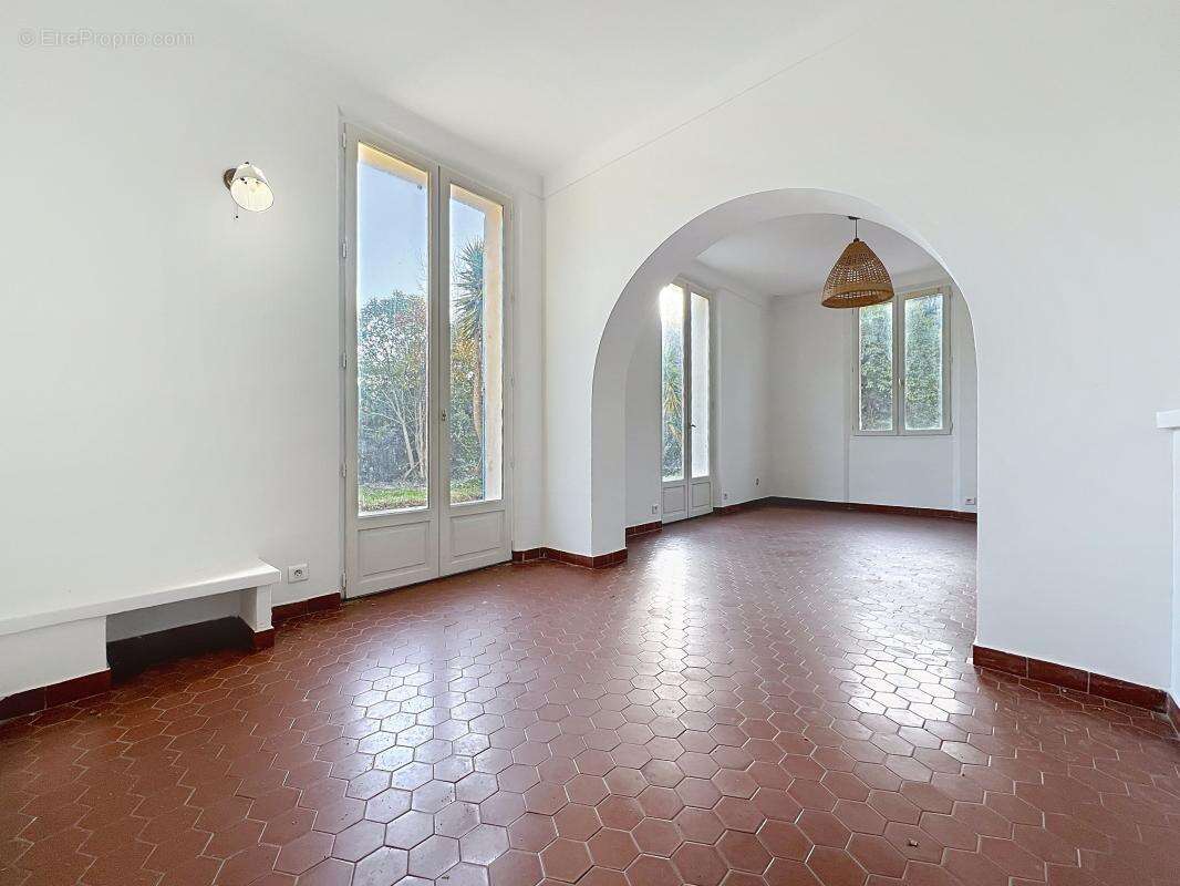 Maison à CAGNES-SUR-MER