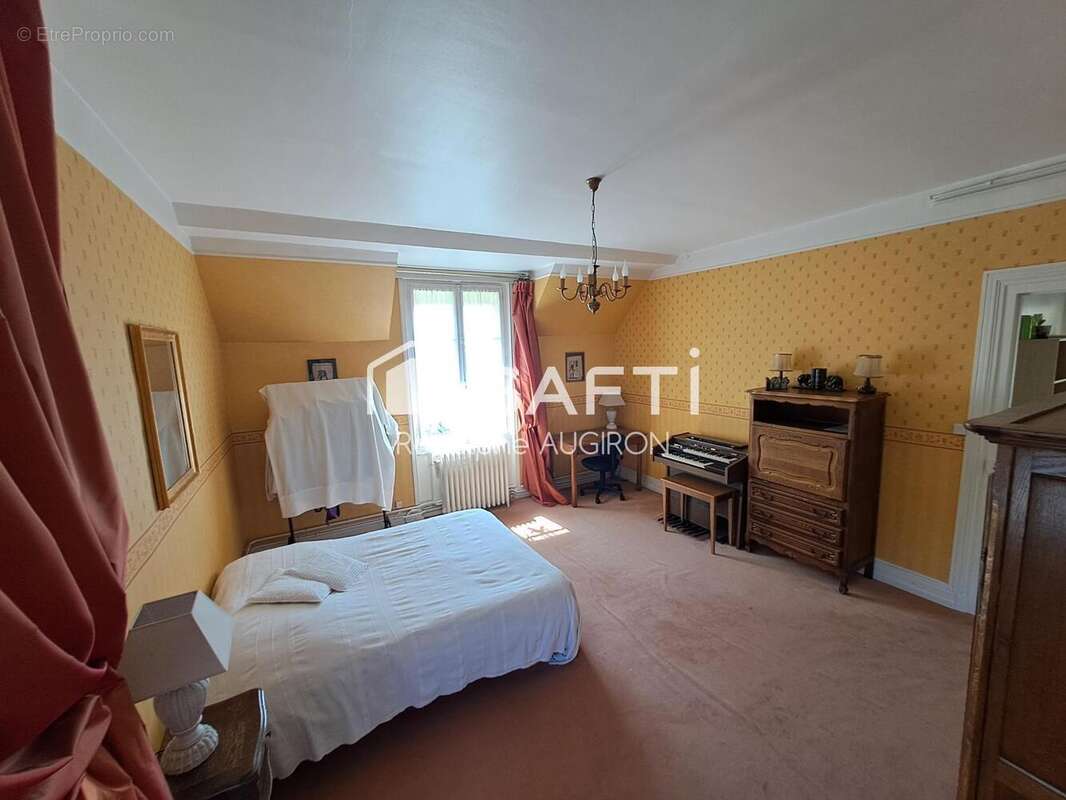 Maison 304 m² à Blois  - photo 8