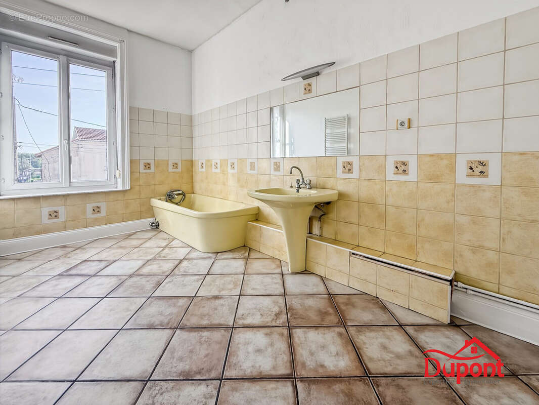 Maison 250 m² à Charleville-Mezieres  - photo 6