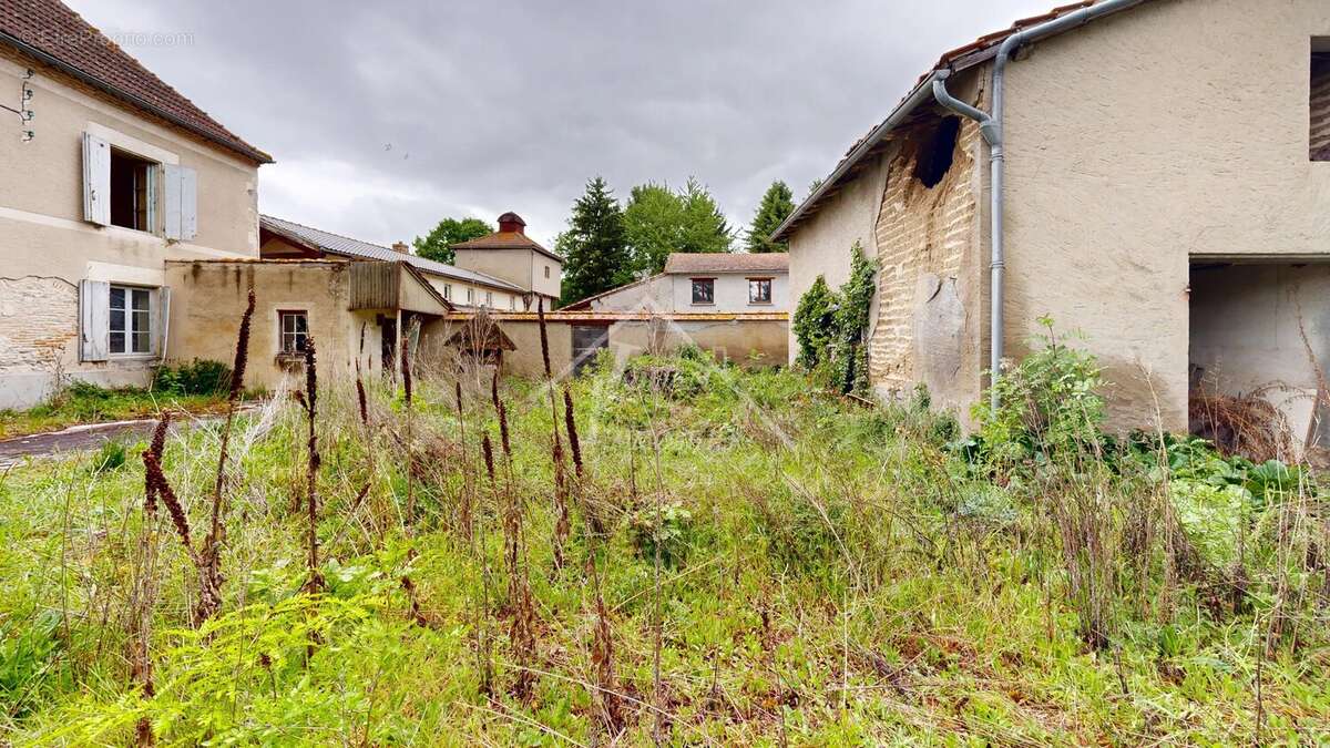 Maison à BAS-ET-LEZAT