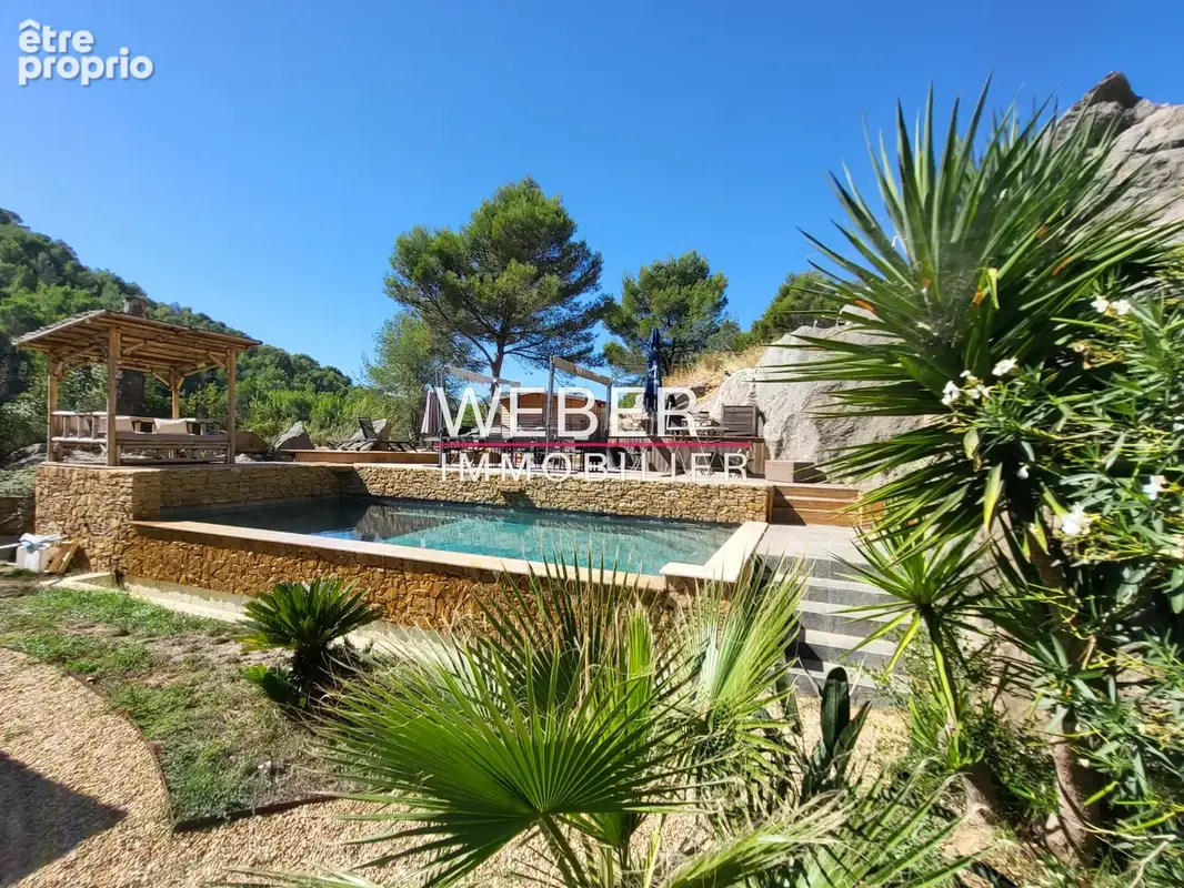 SAINTE ANNE D'EVENOS - Villa Plain pied 162 m2 - Piscine - Terrain 4800 m2 - photo 17