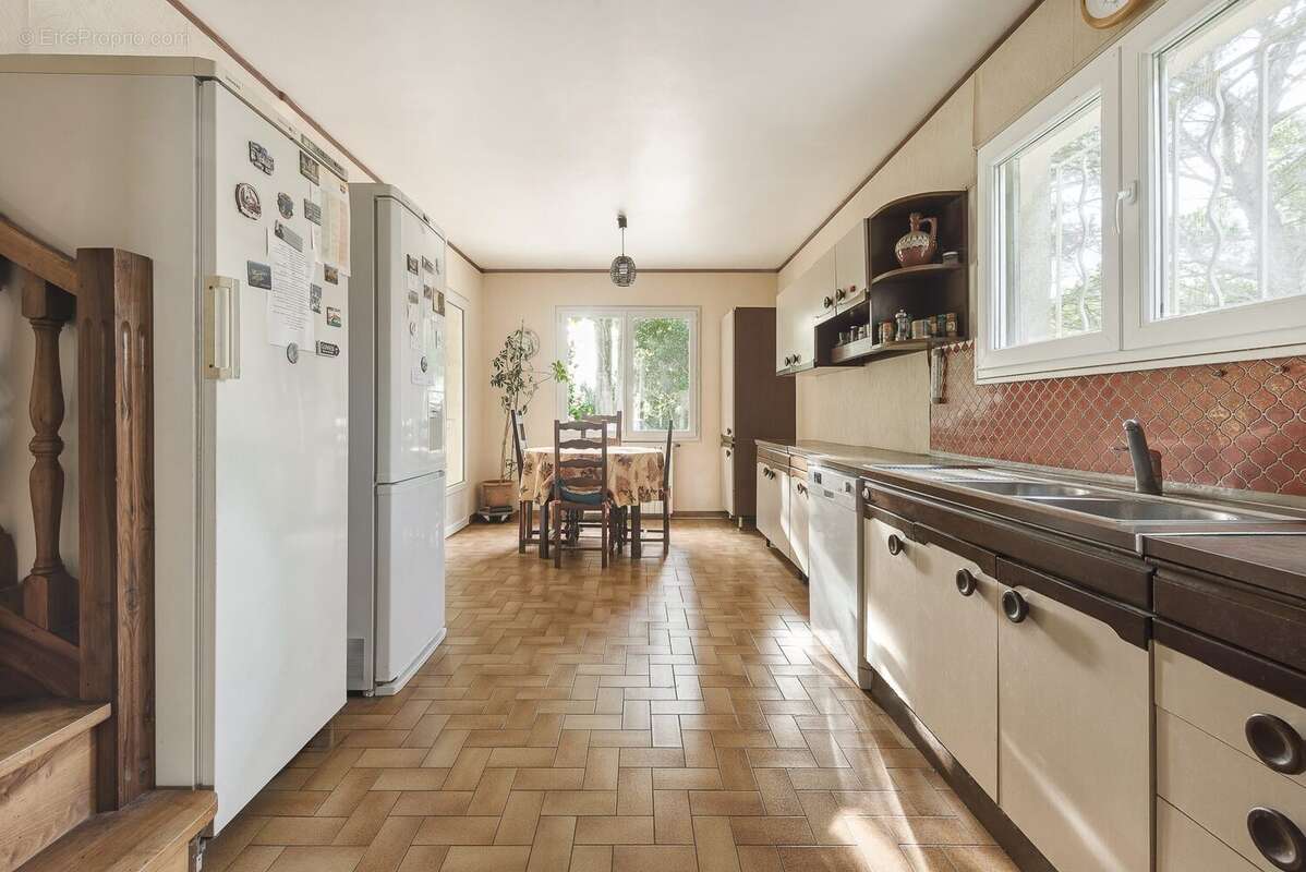 Maison 200 m² à Aix-En-Provence  - photo 7