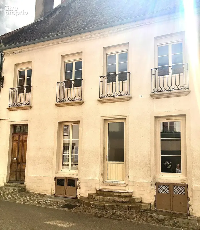Maison de caractère avec jardin, garage double et beau potentiel centre Arnay-le-Duc / 40mn de DIJON - photo 3