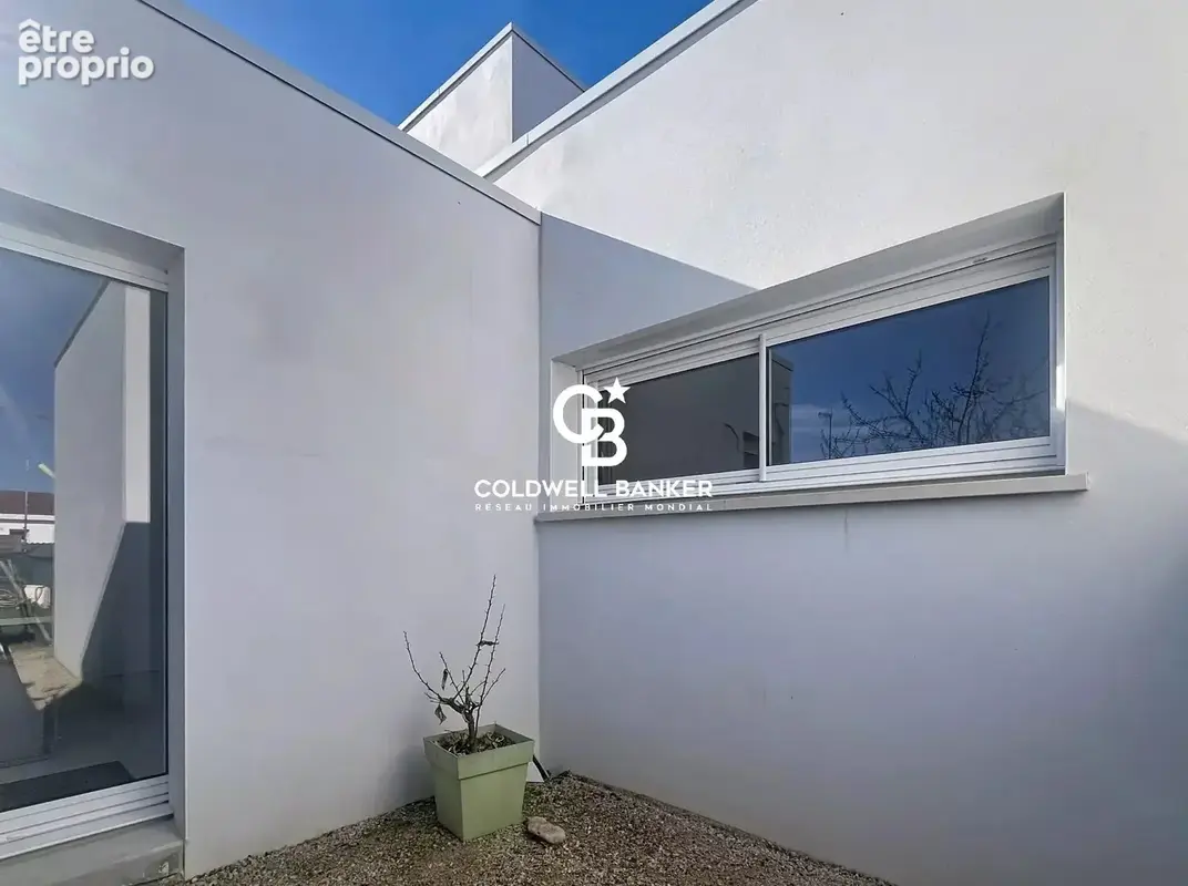 Maison contemporaine avec garage - La vie au coeur du bourg à proximité de la plage. - photo 11