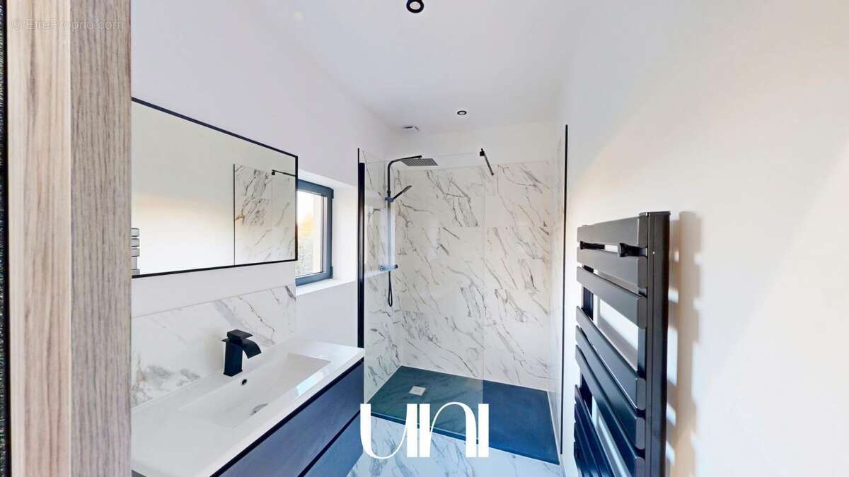 Maison à BRETTEVILLE-L'ORGUEILLEUSE