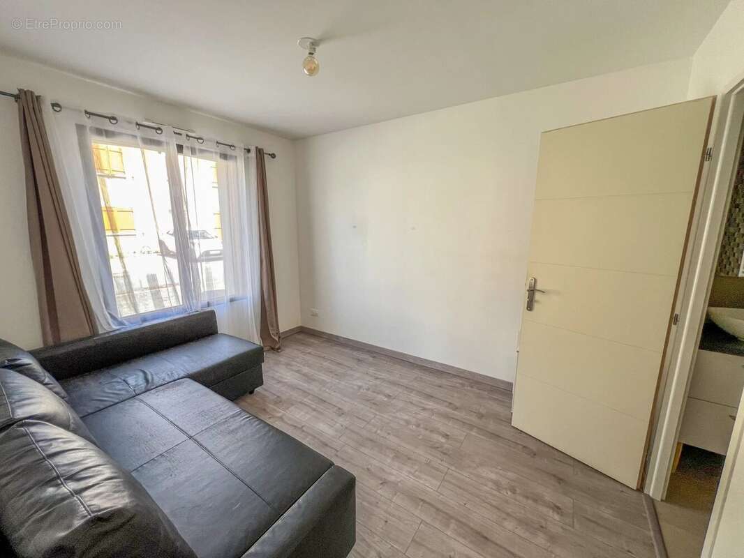 Maison à LE MESNIL-SAINT-DENIS