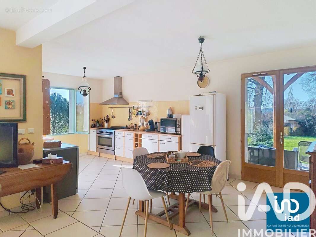 Maison 160 m² à Solomiac  - photo 4
