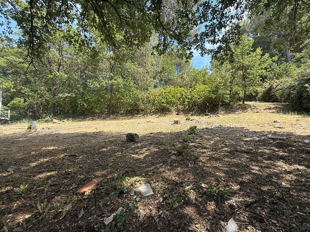 Terrain  à bâtir 1329 m2 avec permis accordé - photo 6