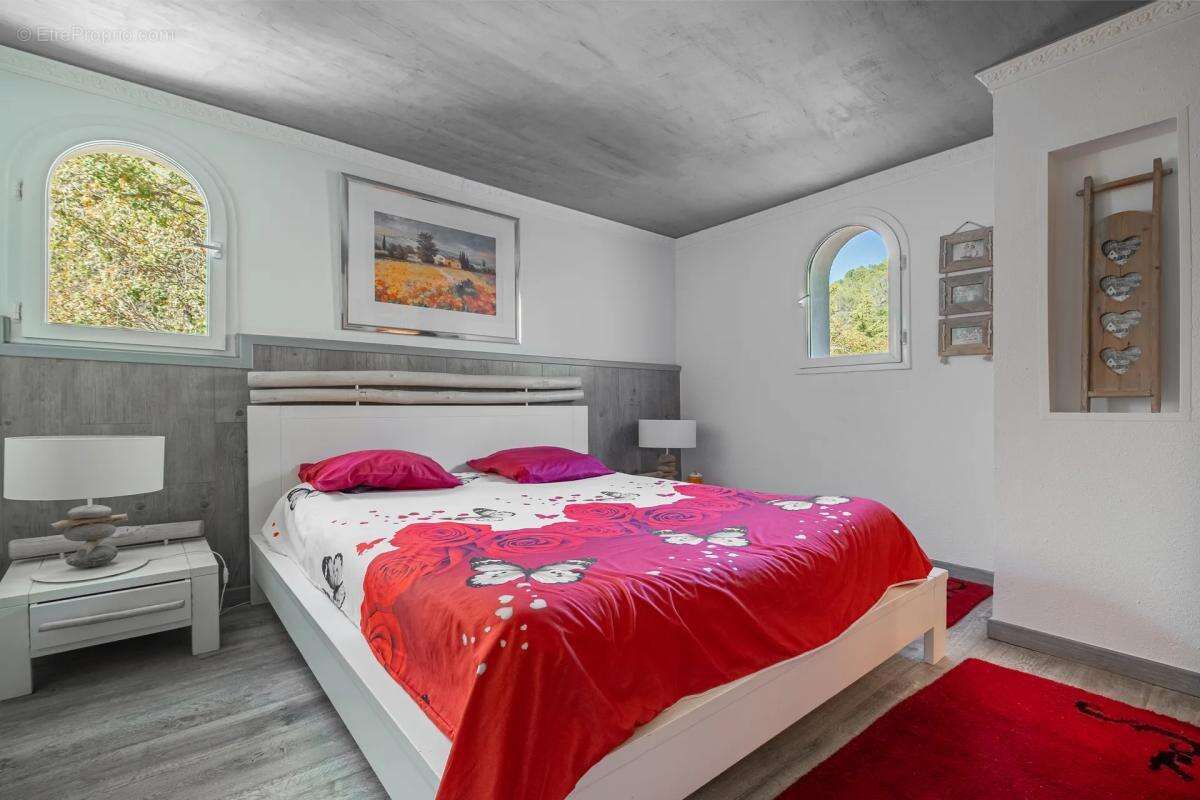 Maison à L&#039;ESCARENE