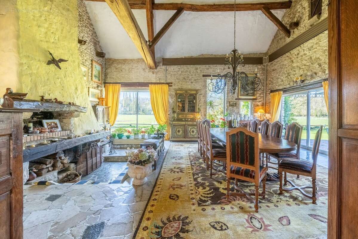 Maison à FONTAINEBLEAU