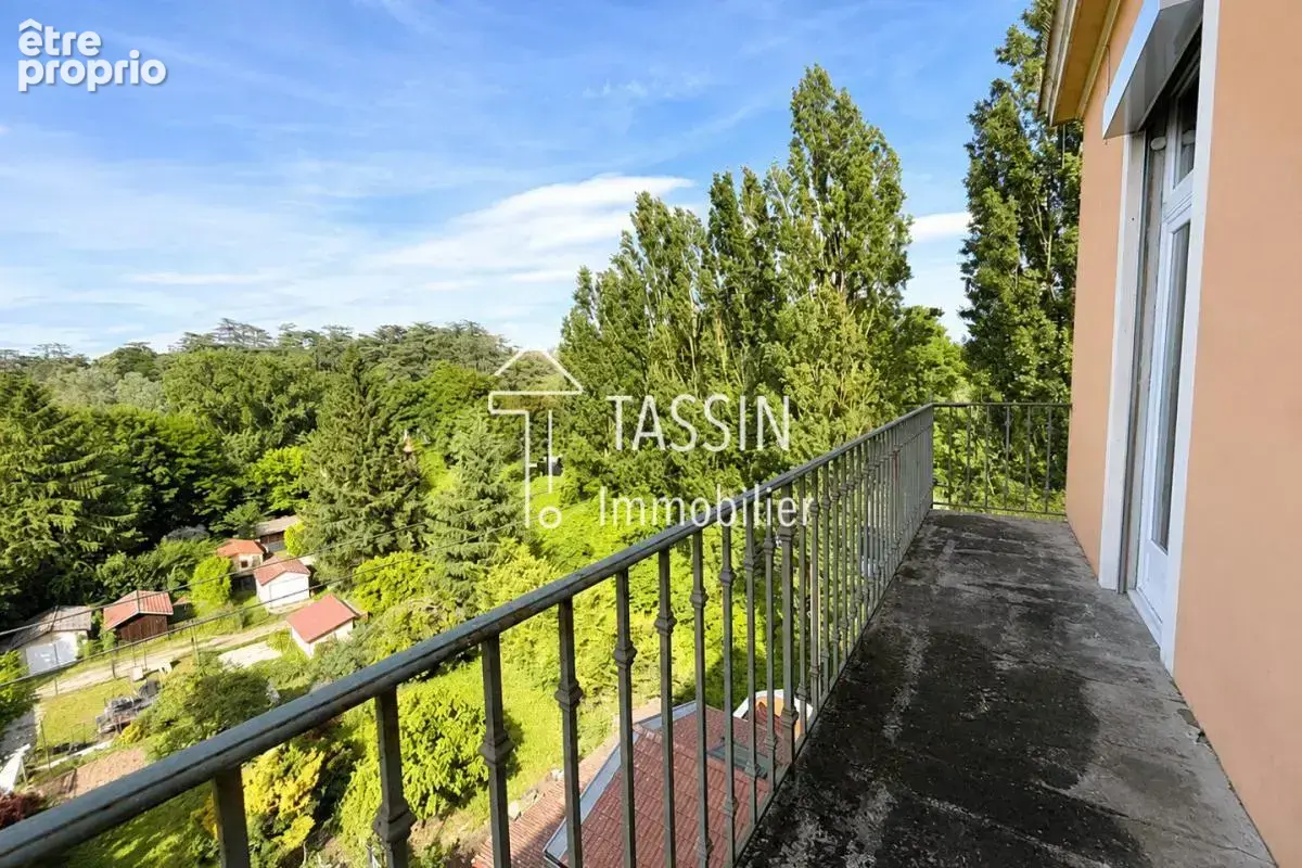 Ecully limite Tassin - Appartement de charme - photo 11