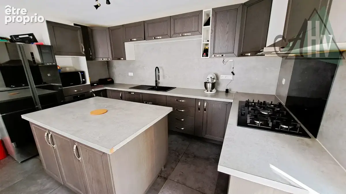 SERGINES - Pavillon récent de plain-pied de 96 m2 avec 2 chambres, étage pré-aménagé et jardin - photo 6