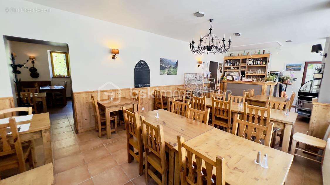 Fonds de commerce – Restaurant 85 m² – Fourneaux - photo 4