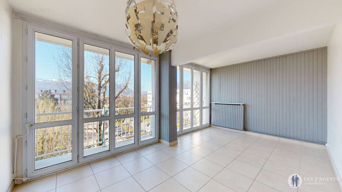 Appartement à SAINT-MARTIN-D'HERES