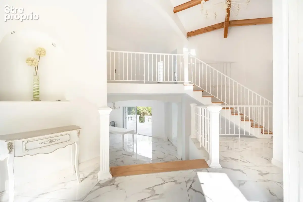 Maison 245 m² à Rochetaillee-Sur-Saone  - photo 3