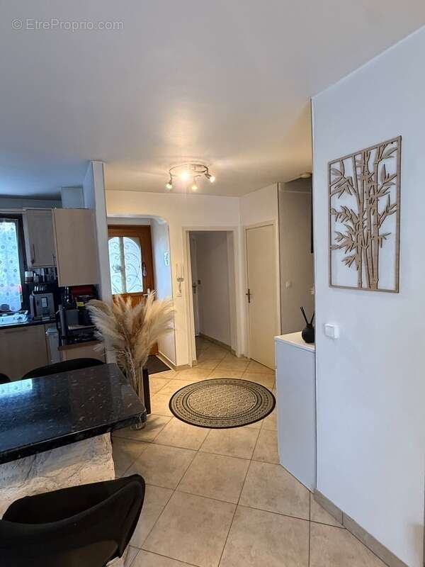 Maison à CRANVES-SALES