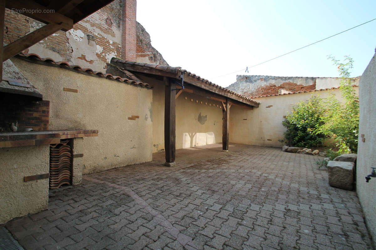 Maison de village de caractère à vendre– 109 m² – 3 chambres + Grenier aménageable (67 m²) - cour extèrieure - photo 5