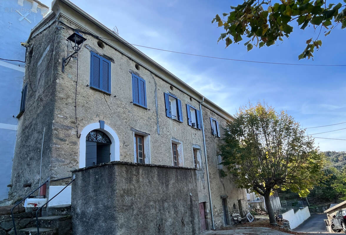 Appartement à VALLE-DI-ROSTINO