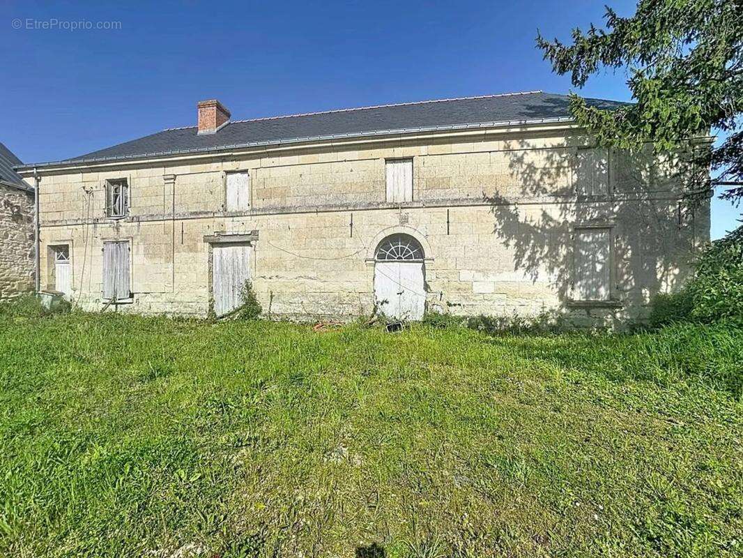 Maison à SAINT-MACAIRE-DU-BOIS