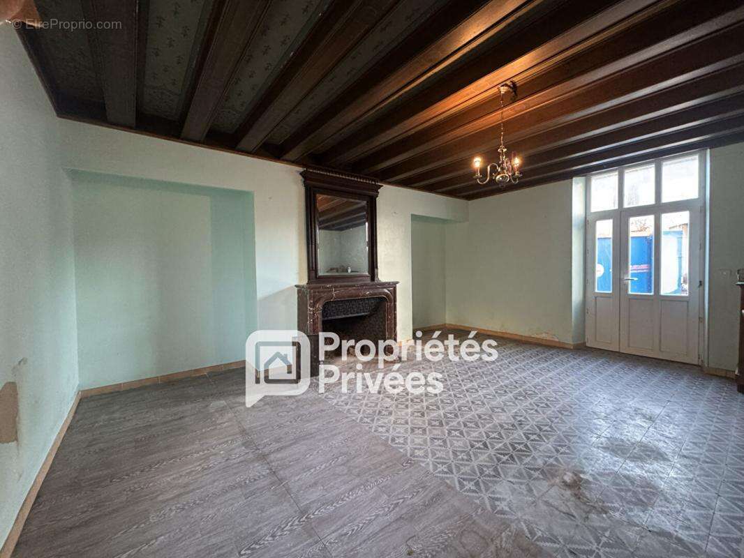 A VENDRE 37420 HUISMES Maison 205 M² dépendances - photo 5