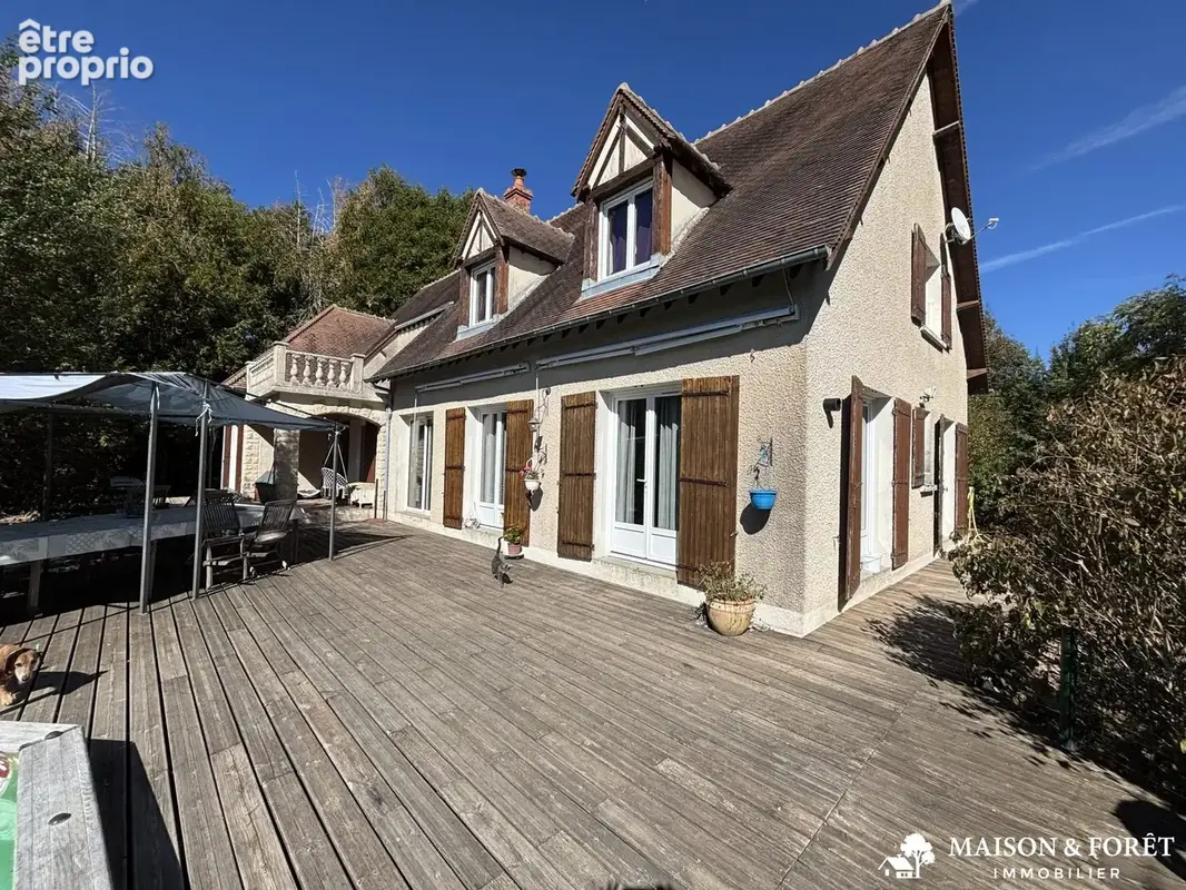 Maison 8 pièces 228 m² à vendre à Pierrefitte-Es-Bois (45360) - photo 1