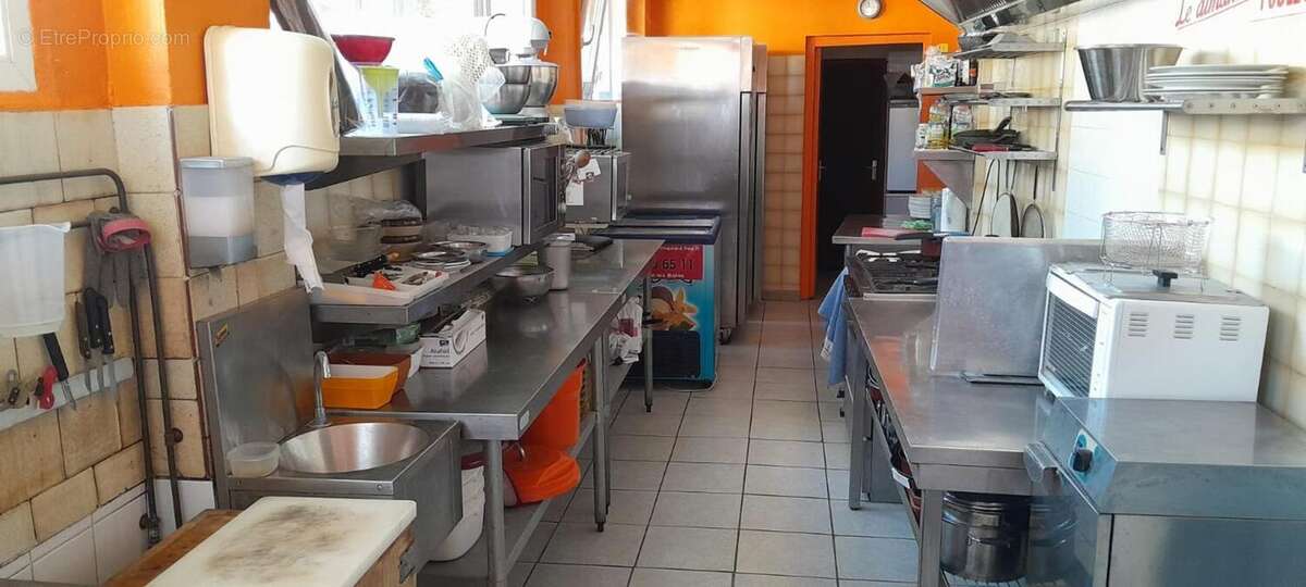 Commerce à SAINT-HONORE-LES-BAINS