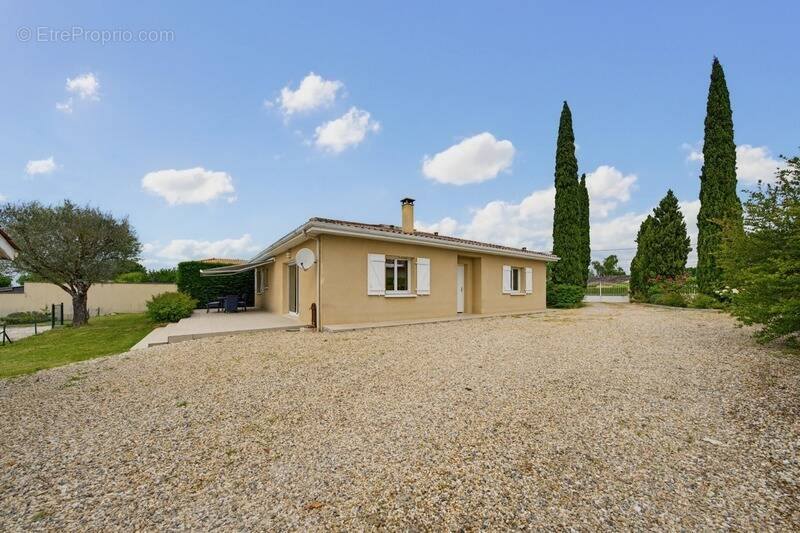 Maison à SAINT-ROMAIN-LA-VIRVEE