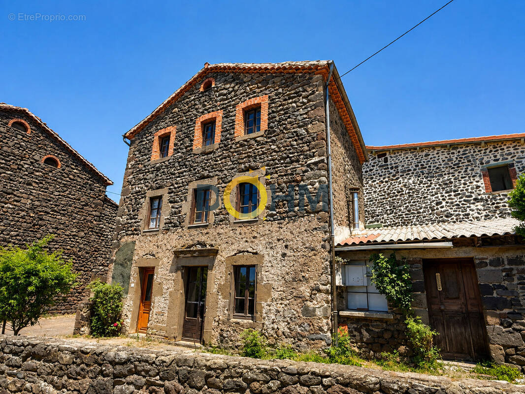 Maison à SIAUGUES-SAINTE-MARIE