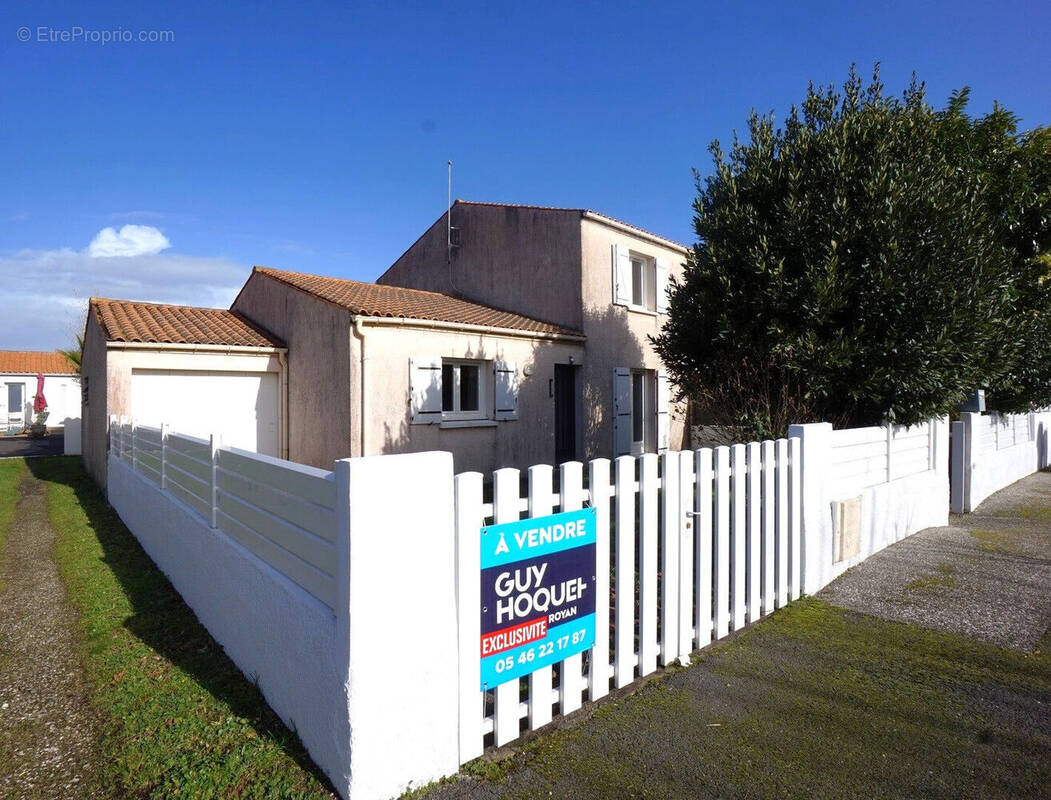 Maison à VAUX-SUR-MER