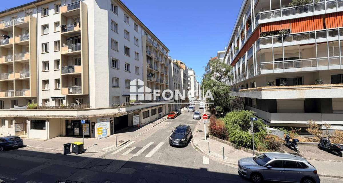 Exclusivité Lyon 6 rue Sully - T2 à Vendre secteur Massena - photo 5