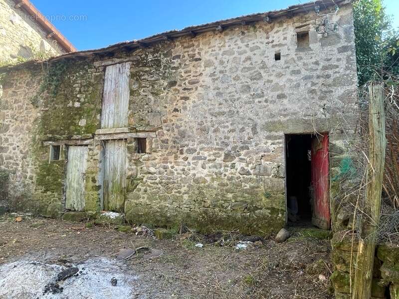 Maison à CHATEAUPONSAC