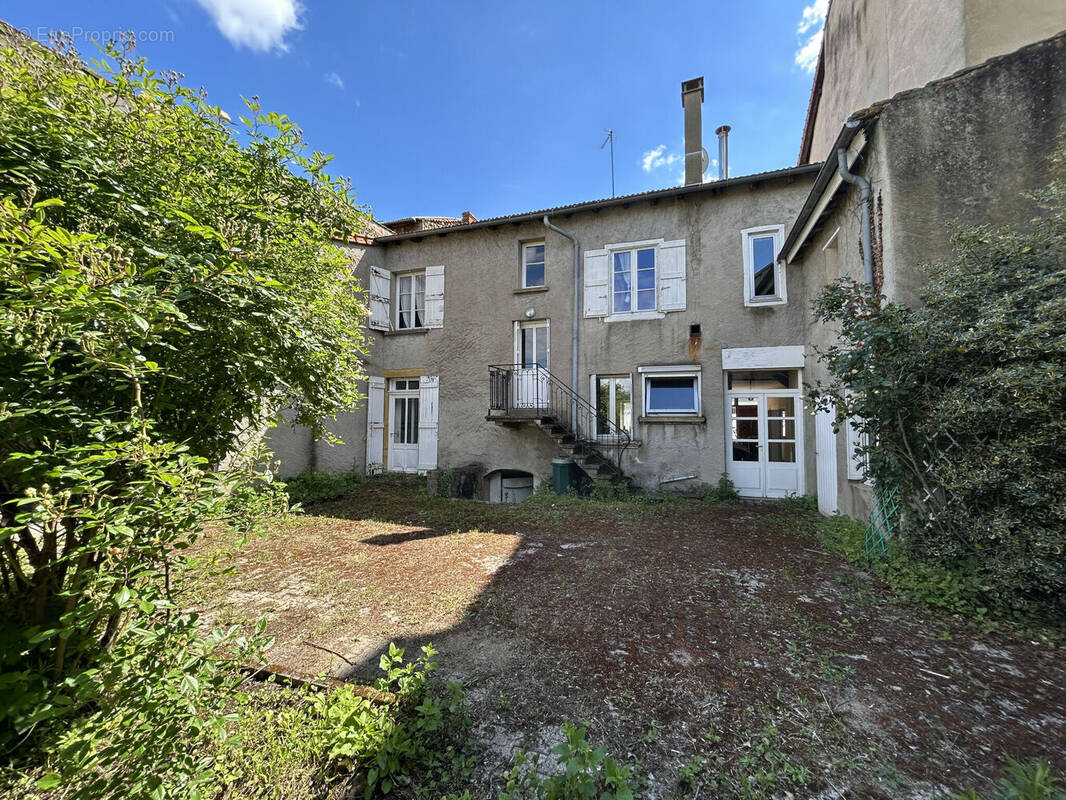 Photo 1 - Maison à SAINT-SYMPHORIEN-DE-LAY