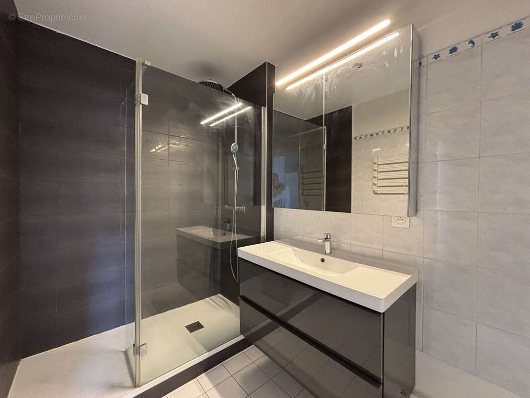 Appartement à SARTROUVILLE
