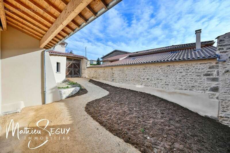 Appartement à THURINS