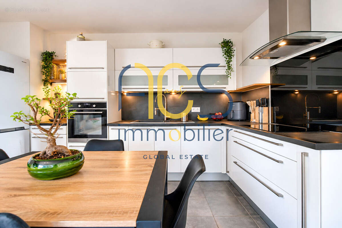 Appartement à CHATEAUNEUF-LES-MARTIGUES