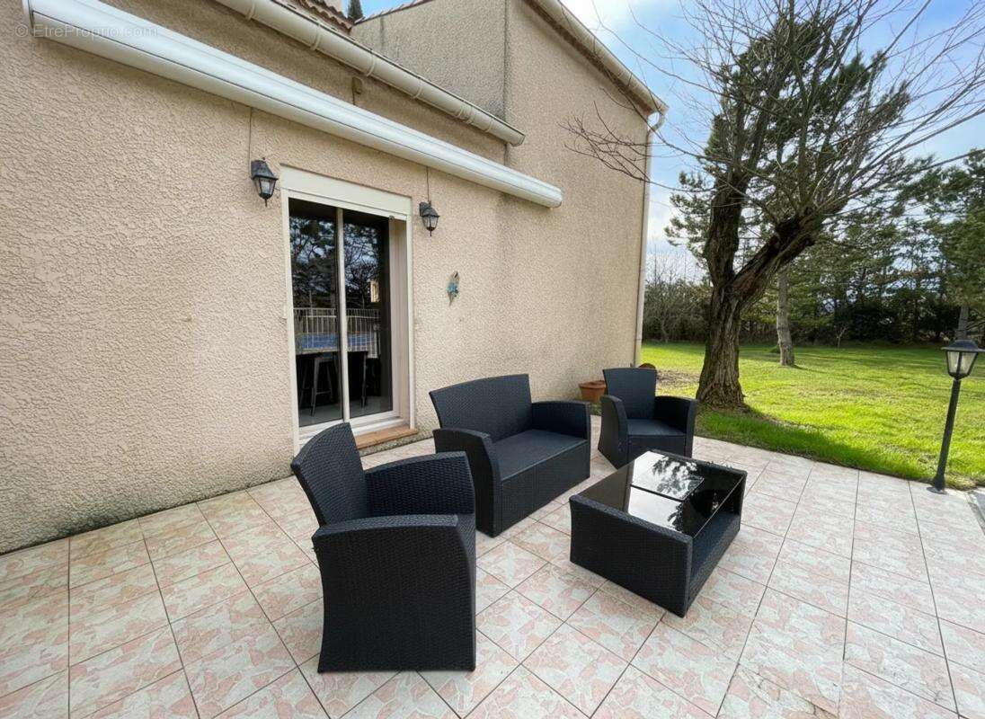 Maison à SAINT-HILAIRE-DE-BRETHMAS