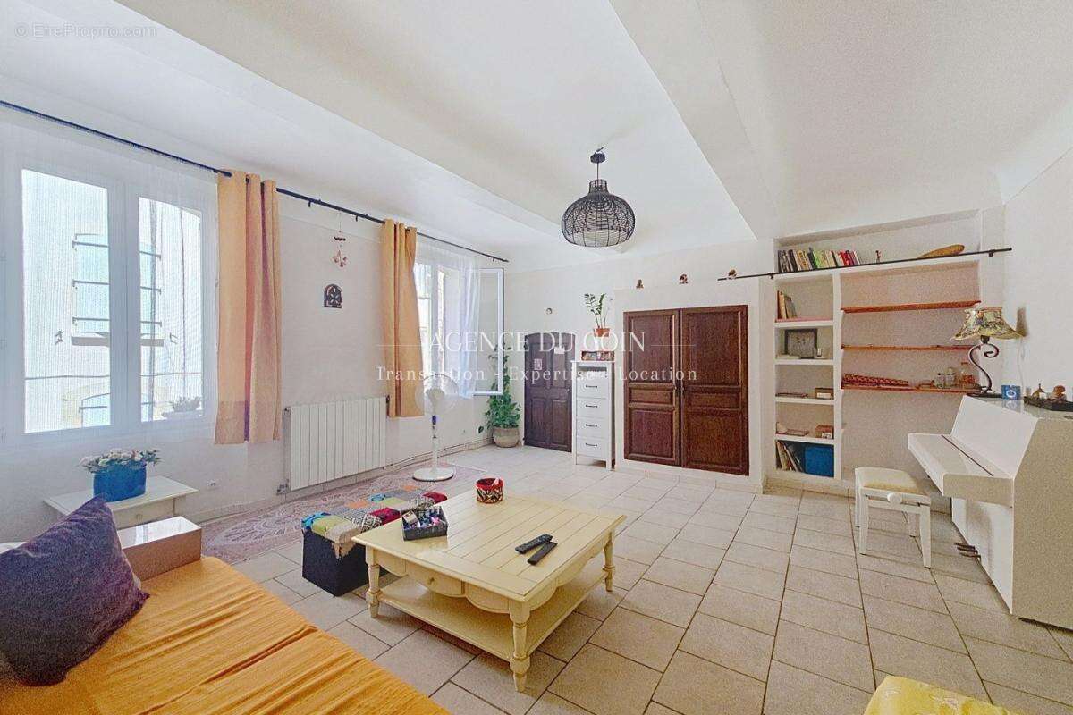 Maison à FIGANIERES