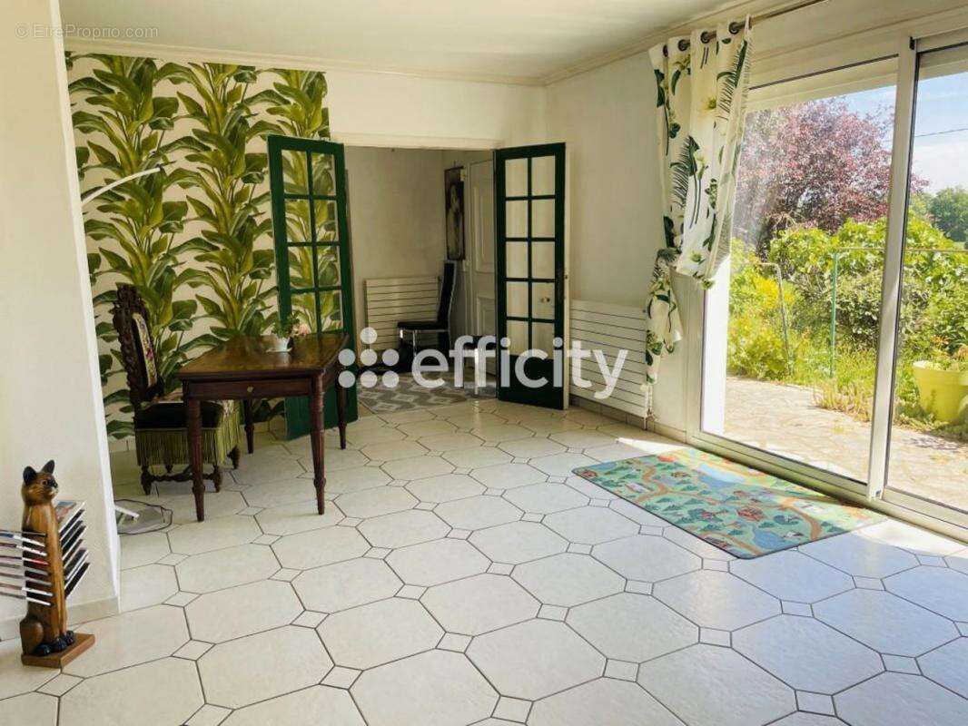 Maison à LA CHAPELLE-DU-BOIS