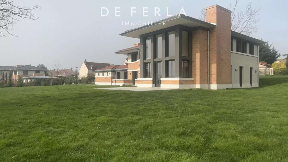 Maison à MAGNY-LE-HONGRE