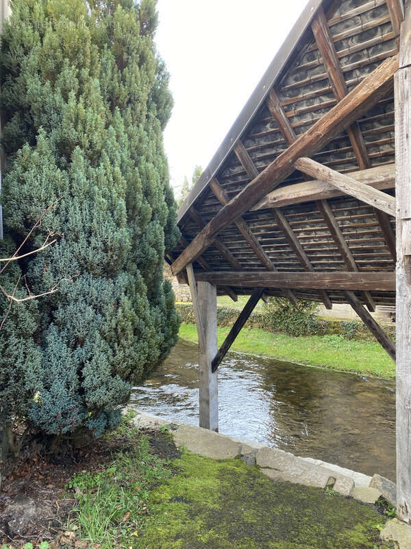 Maison à FERRIERES-SUR-SICHON