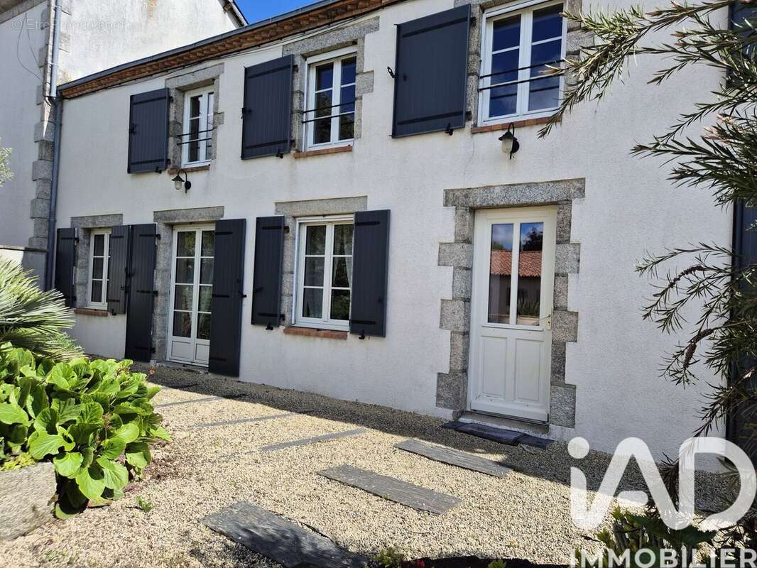 Photo 2 - Maison à MONCOUTANT