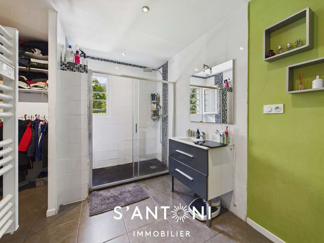 Vente Maison Contemporaine d'Exception 112 m²  Agde Capiscole  Prestations de Standing, Piscine & Cascade - photo 8