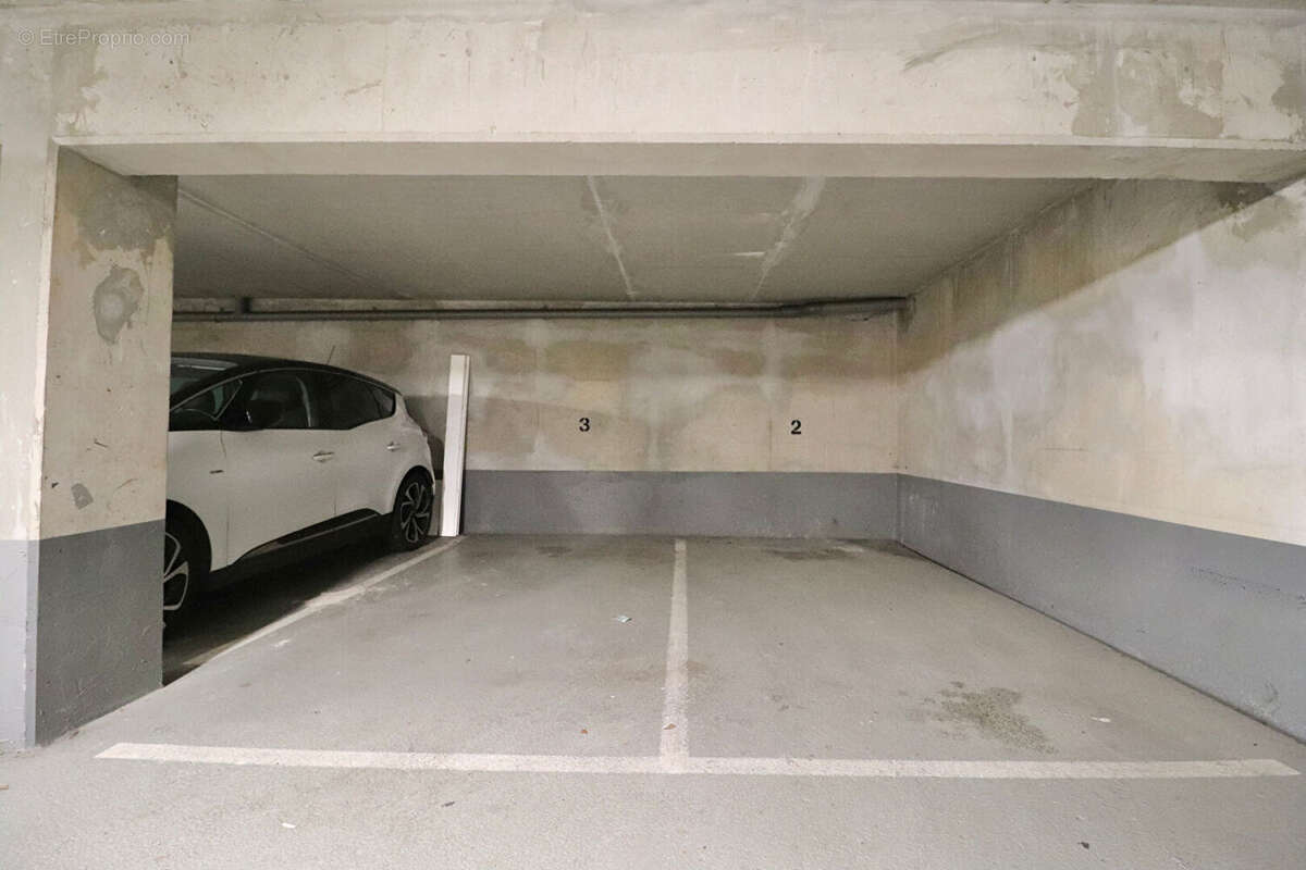 Parking à PARIS-13E