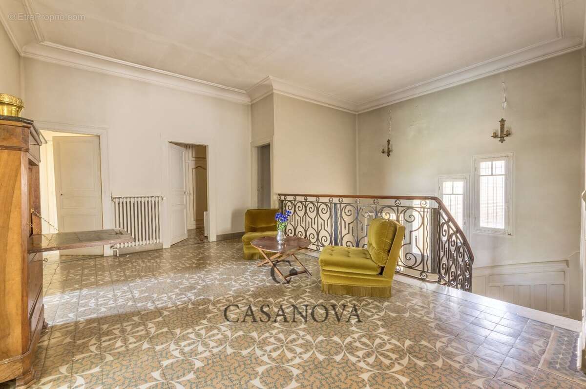Maison à MAUGUIO