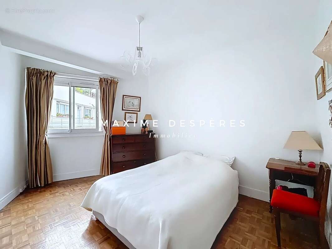 Appartement à NEUILLY-SUR-SEINE